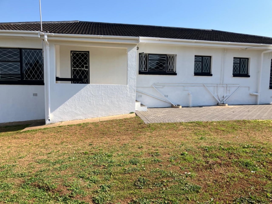 To Let 4 Bedroom Property for Rent in Vanes Estate Eastern Cape